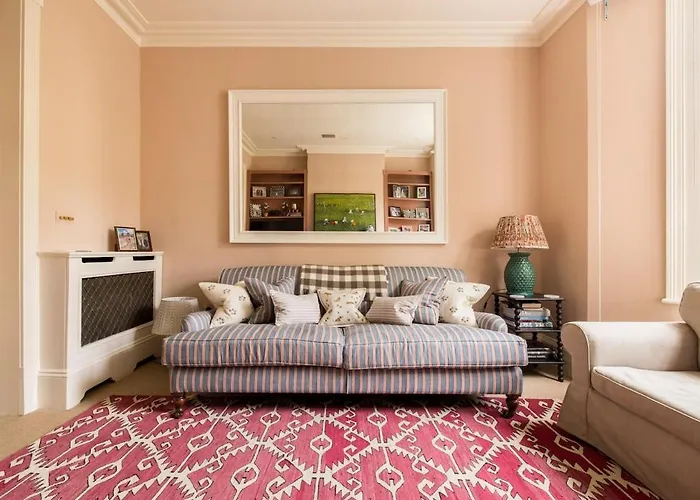 Battersea Park 3 Bedroom Residence